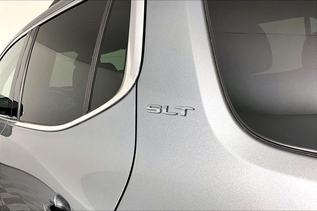 Used 2023 Silver GMC SLT image 22