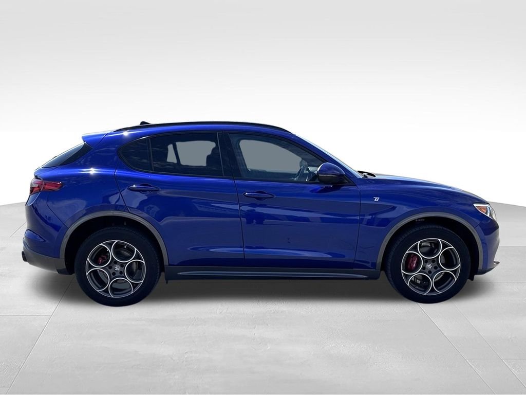 Used 2022 Blue Metallic Alfa Romeo Ti image 6