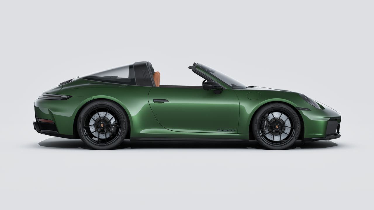 New 2026 Oak Green Metallic Neo Porsche Targa 4 GTS image 6