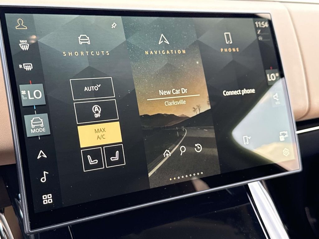 New 2026 Ostuni Pearl White Land Rover Dynamic SE image 3