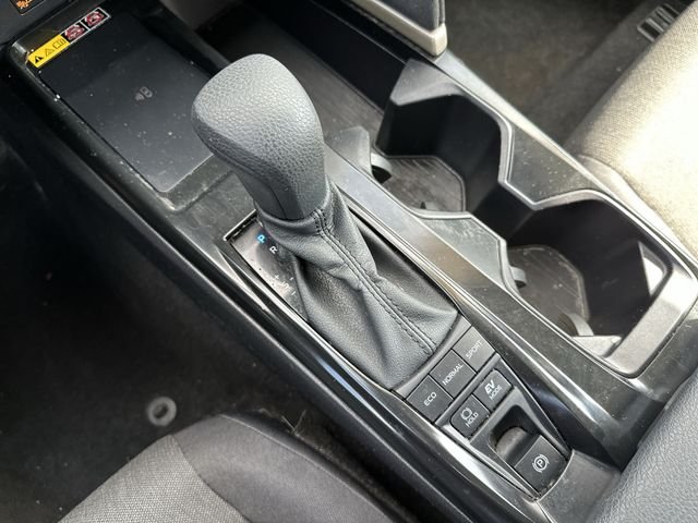 Used 2025 White Toyota LE image 22