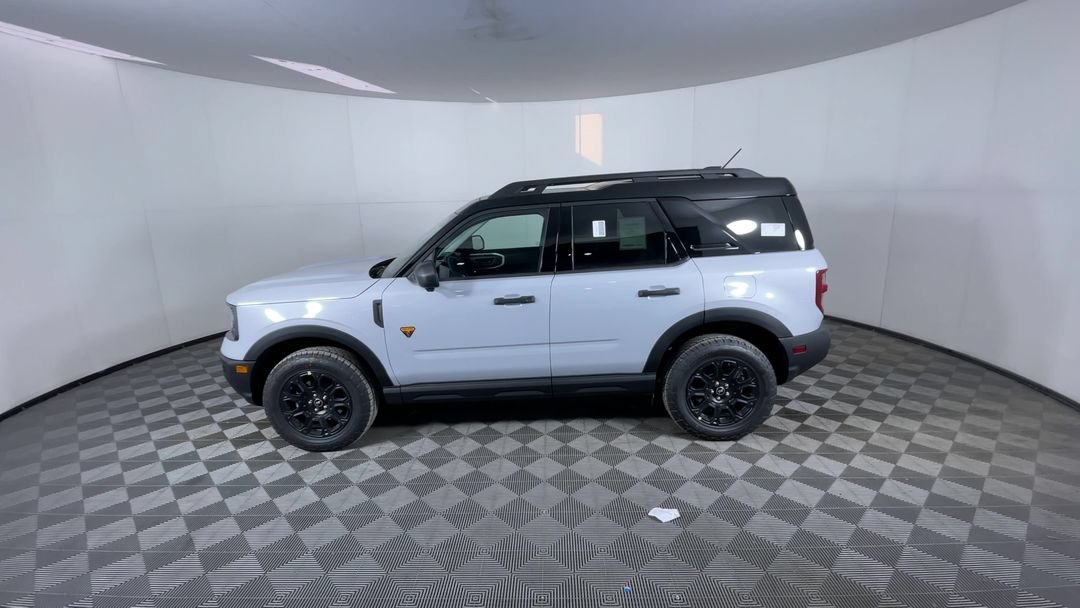 Used 2026 Space White Metallic Ford Badlands image 6
