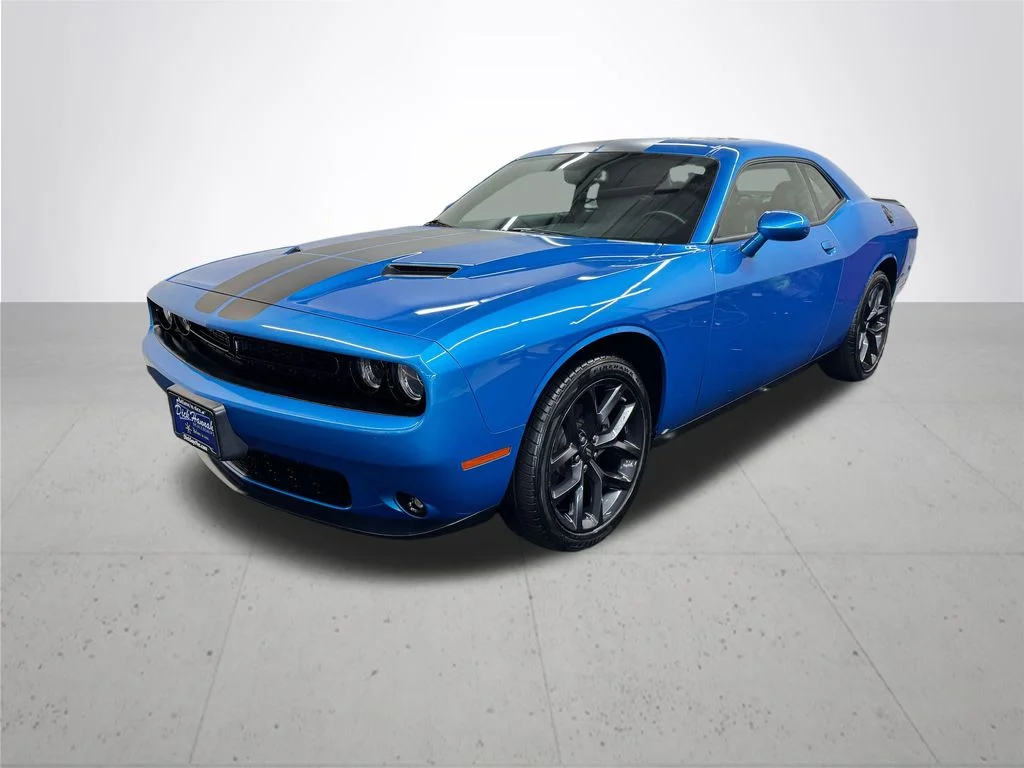 Used 2023 Blue Dodge SXT image 2