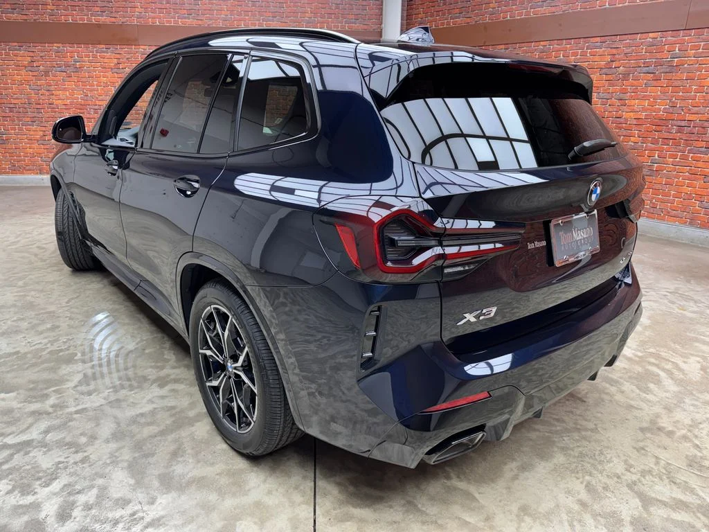 Used 2024 Black BMW xDrive30i image 2