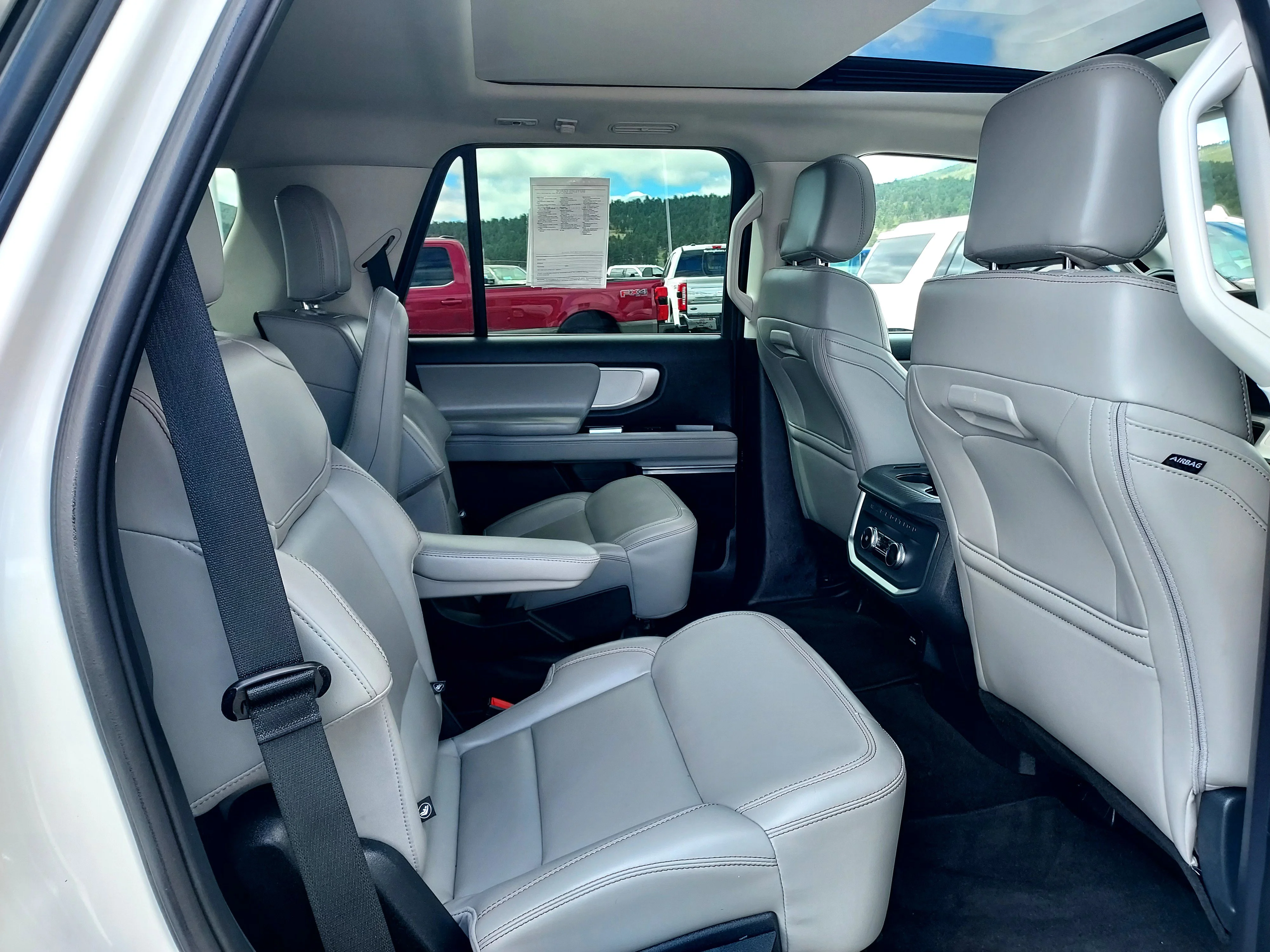 Used 2025 White Ford Active image 23