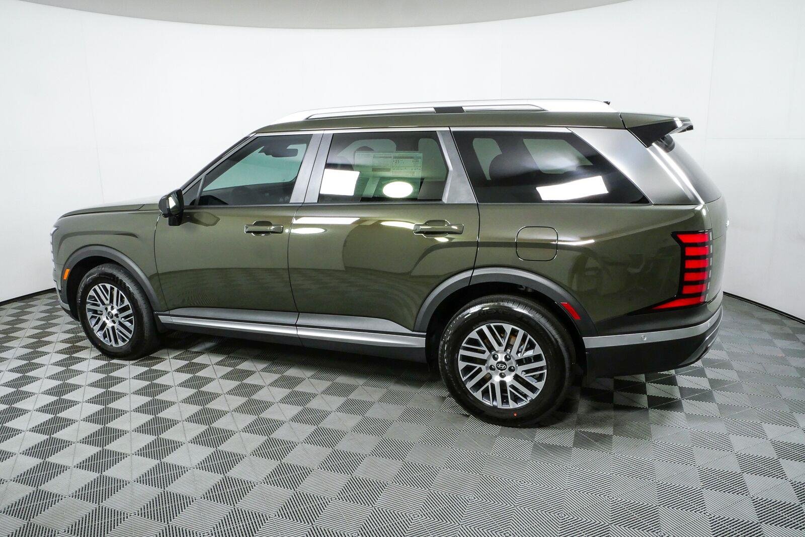 New 2026 Titan Green Hyundai SEL Premium FWD image 30