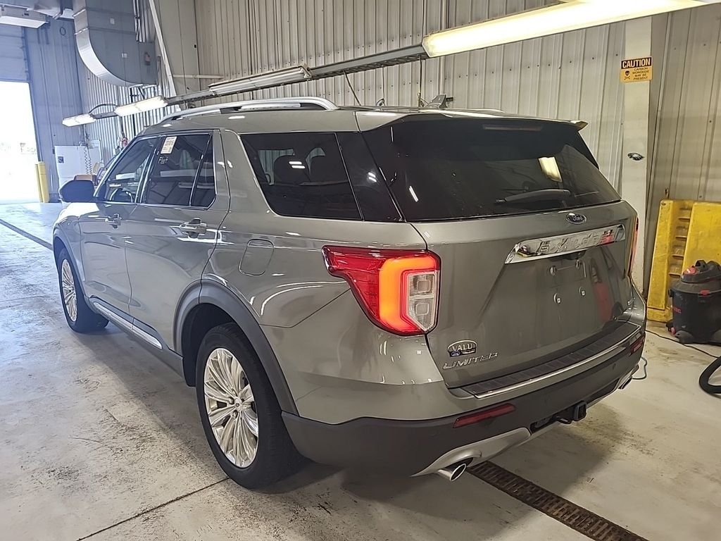 Used 2020 Green Ford Limited image 4