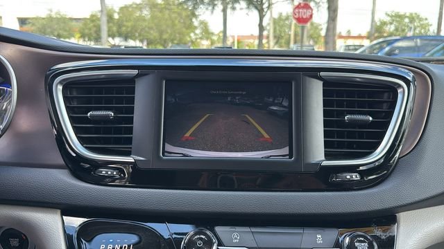 2024 Chrysler Voyager LX - Photo 24
