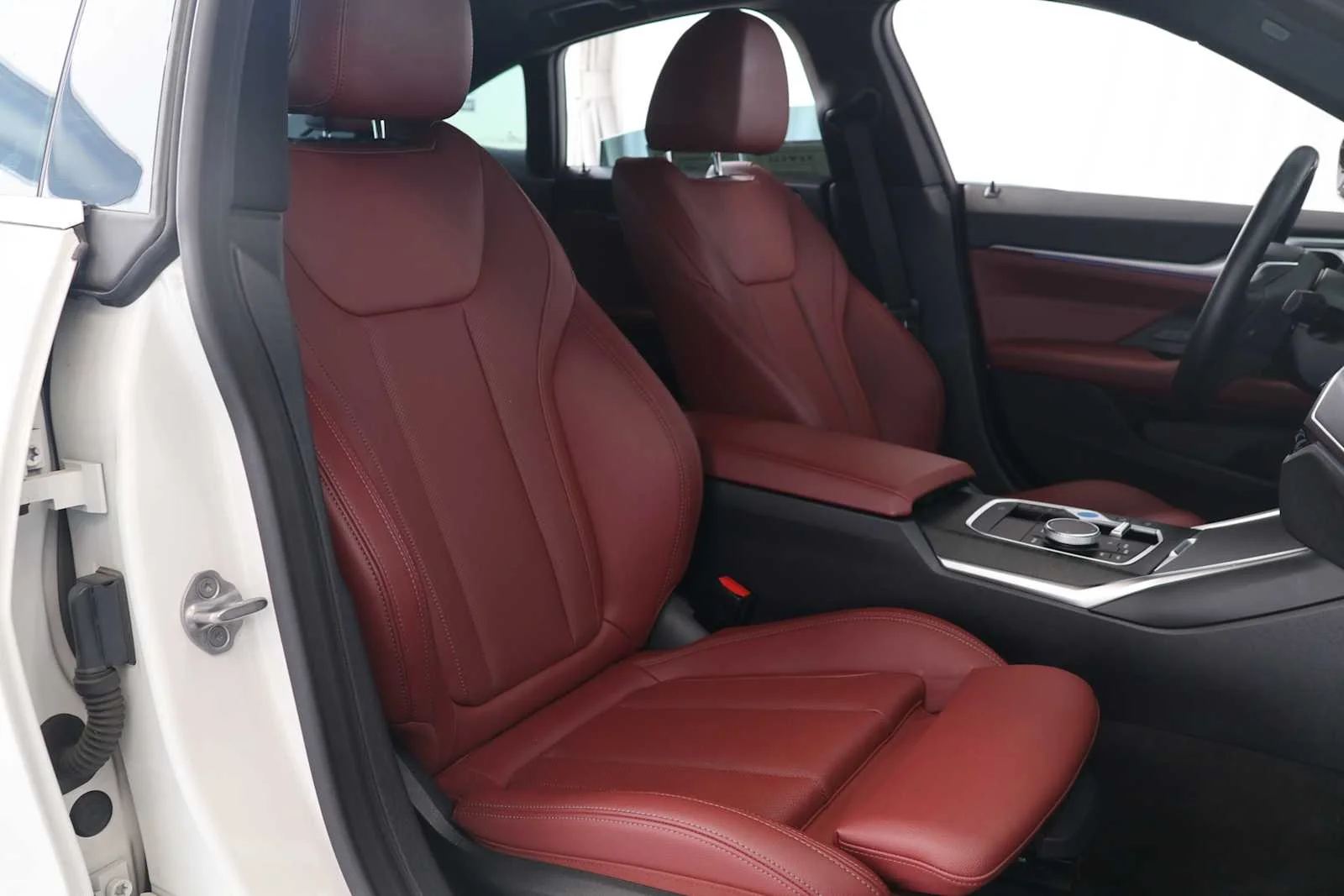 Used 2023 Alpine White BMW eDrive35 image 16