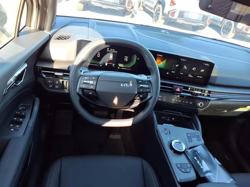 New 2027 Snow White Pearl Kia X-Line image 3