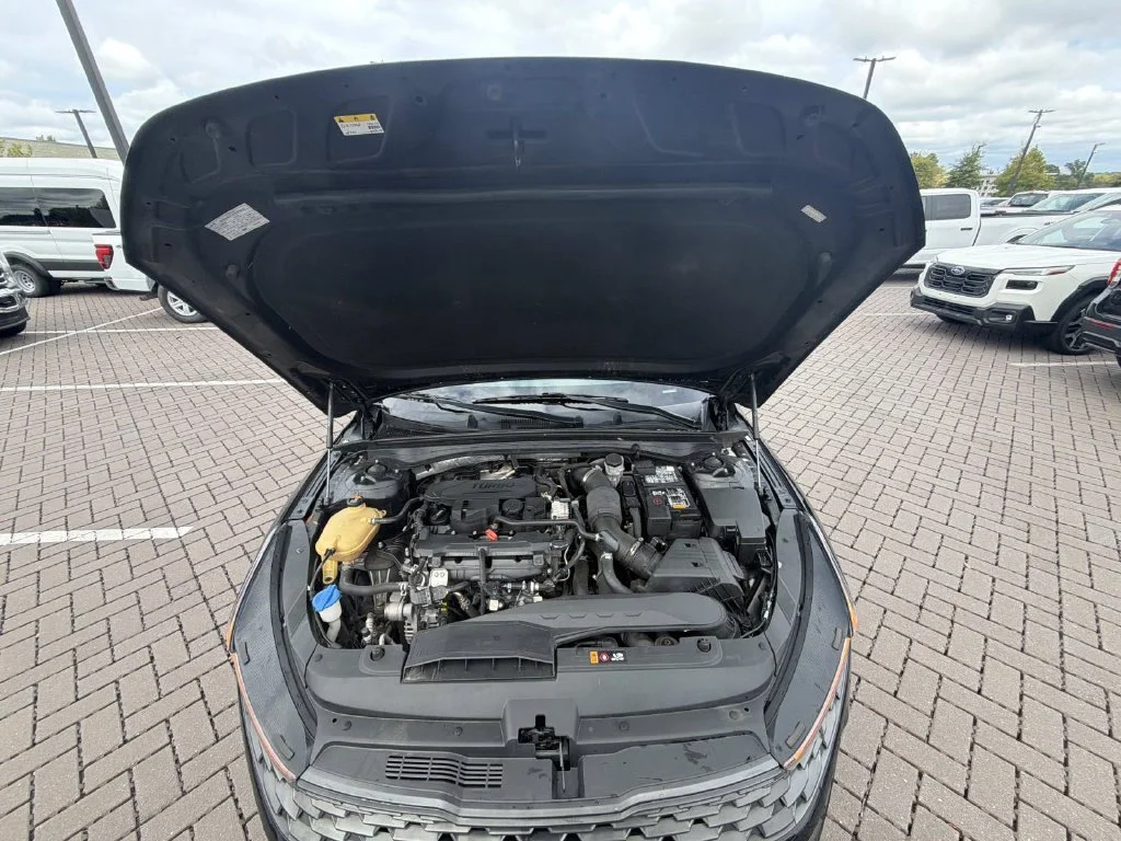 Used 2023 Black Kia EX image 9