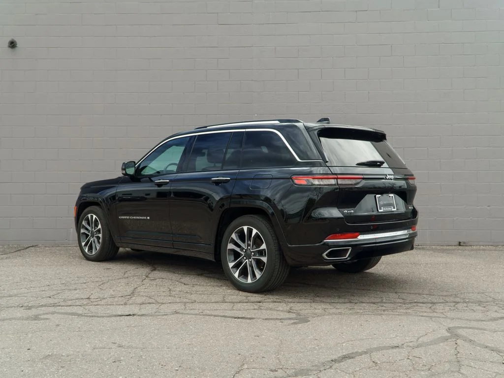 Used 2023 Black Jeep Overland image 3