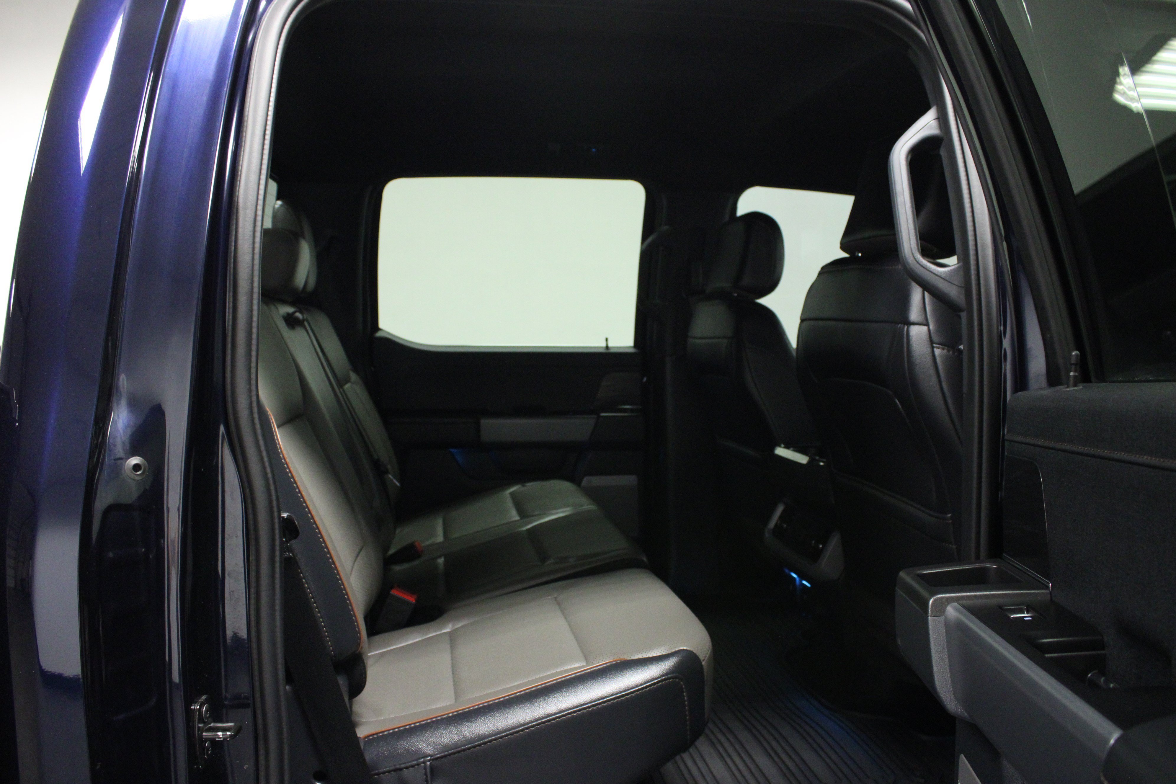 Used 2024 Antimatter Blue Metallic Ford LARIAT image 16