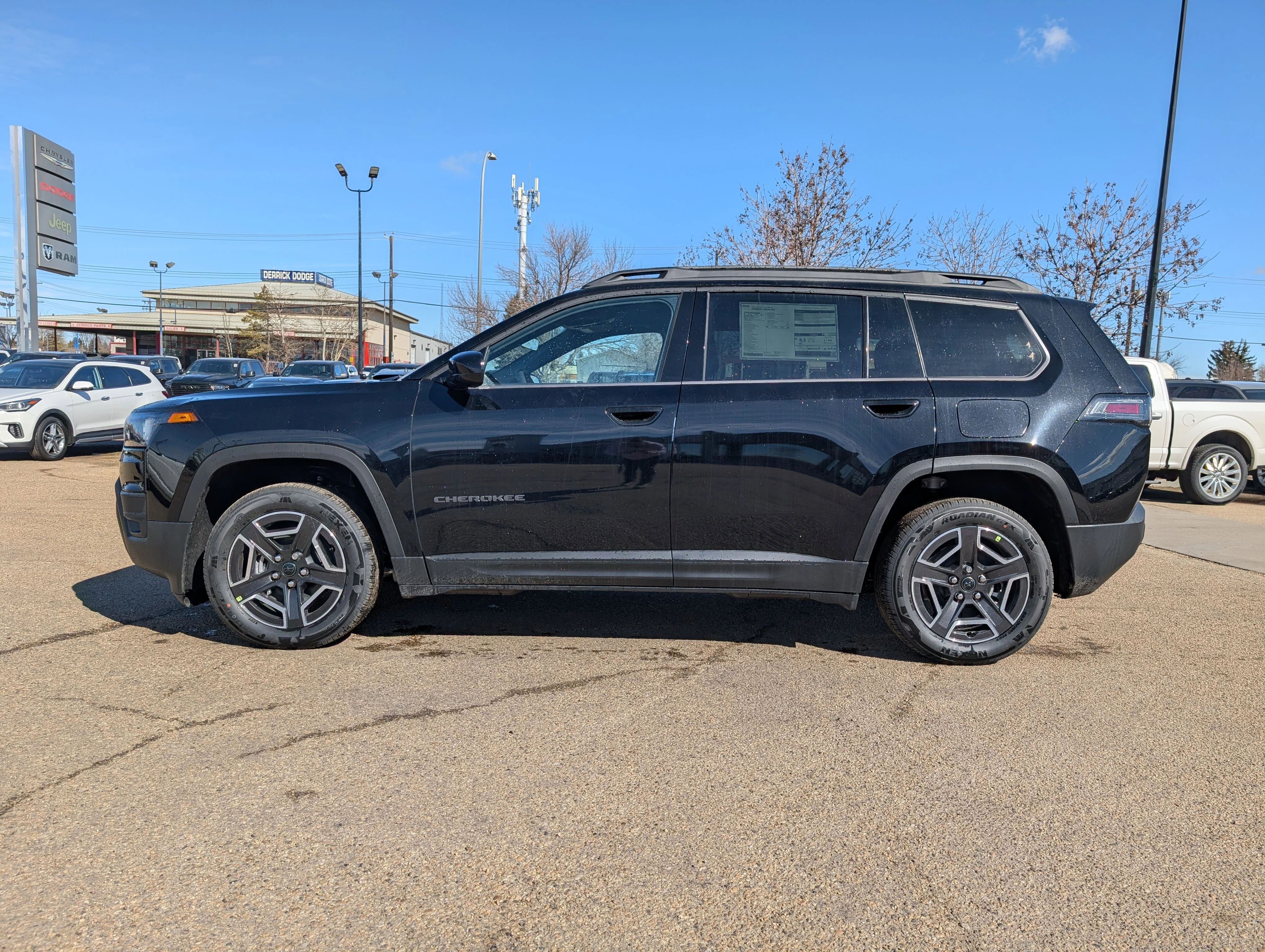 New 2026 Diamond Black Crystal Pearl Jeep Laredo image 3