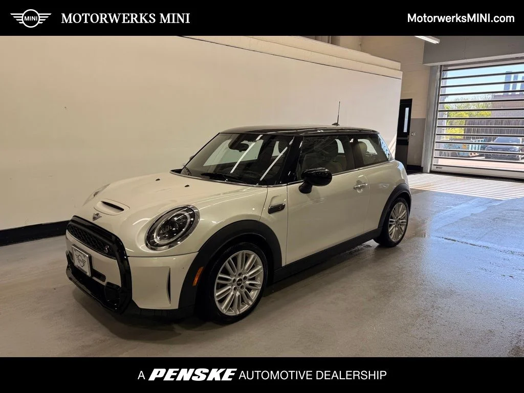 2024 MINI Hardtop Cooper S's photo