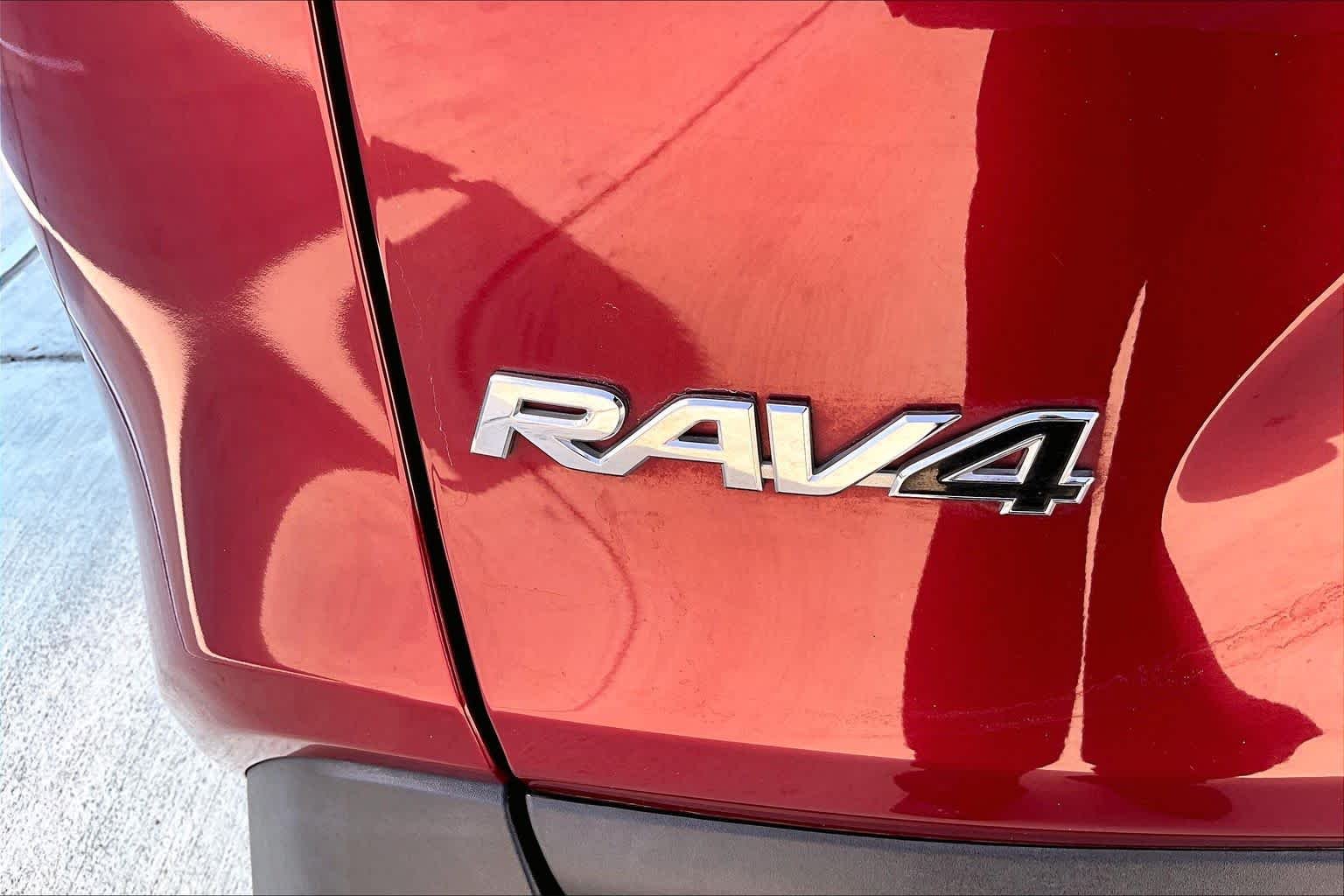 Used 2022 Ruby Flare Pearl Toyota LE image 10