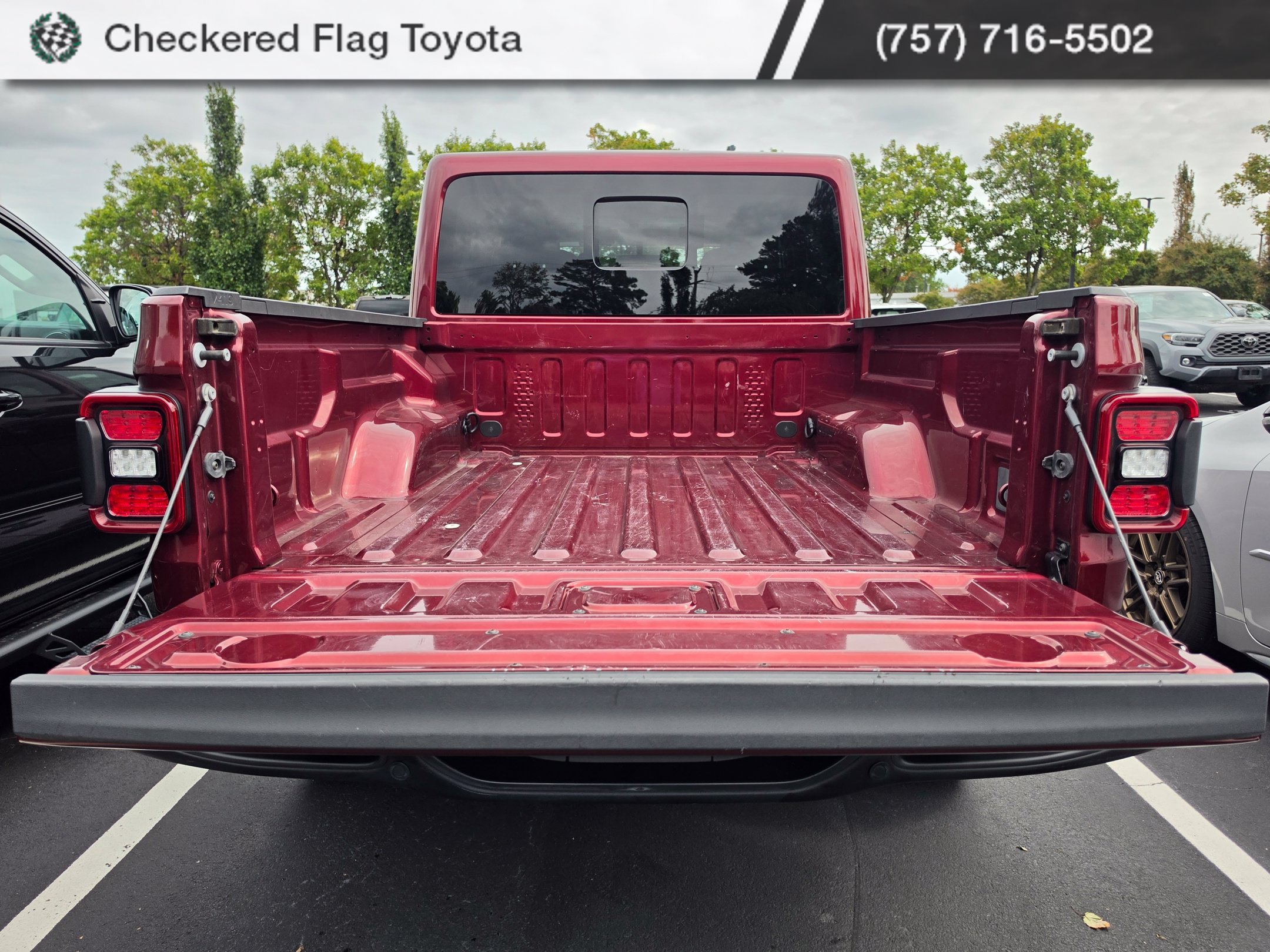 Used 2021 Snazzberry Pearlcoat Jeep Rubicon image 7