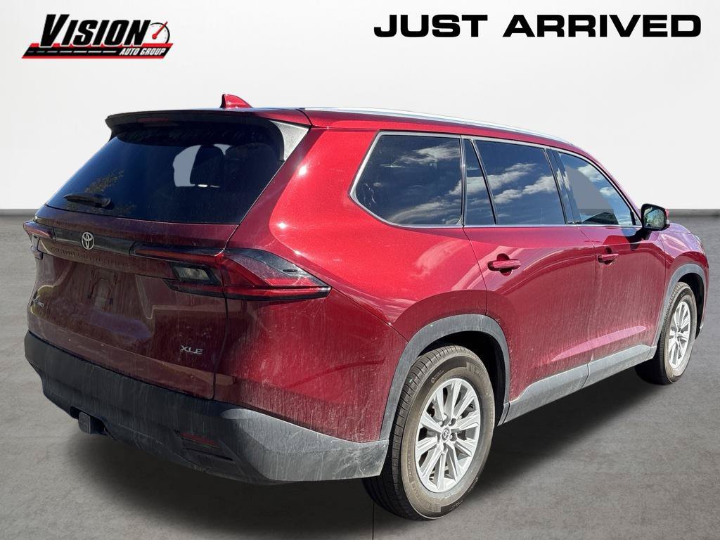 Used 2025  Toyota XLE image 5
