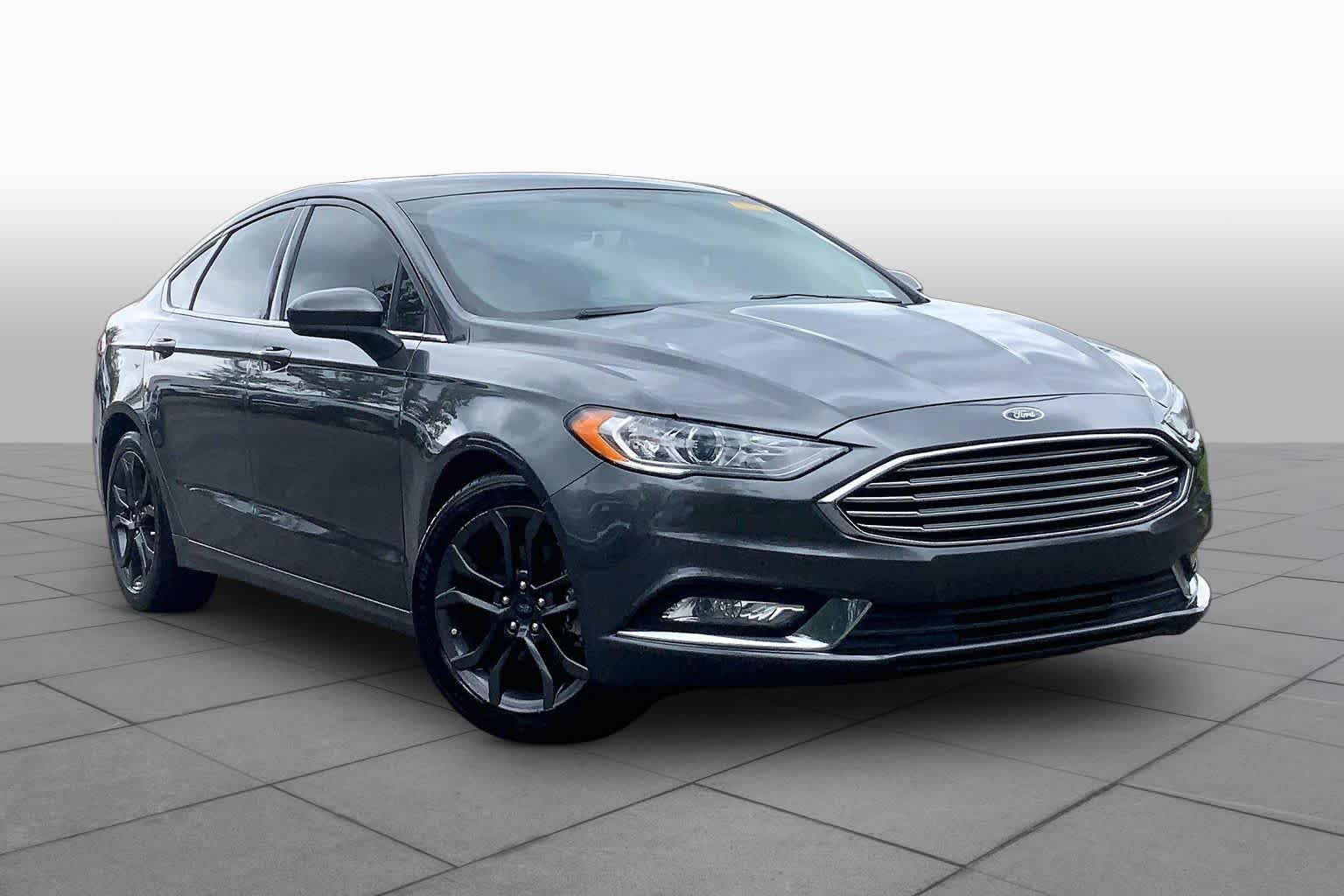 Pre-Owned 2018 Ford Fusion SE