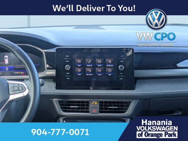 Certified Used 2025 Green Volkswagen 1.5T SE Black image 18