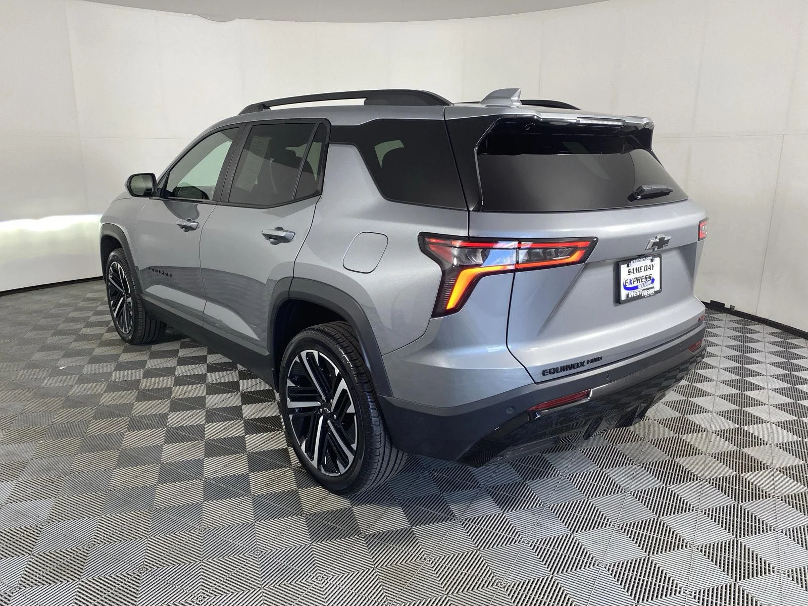 Used 2026 Sterling Gray Metallic Chevrolet AWD RS image 5