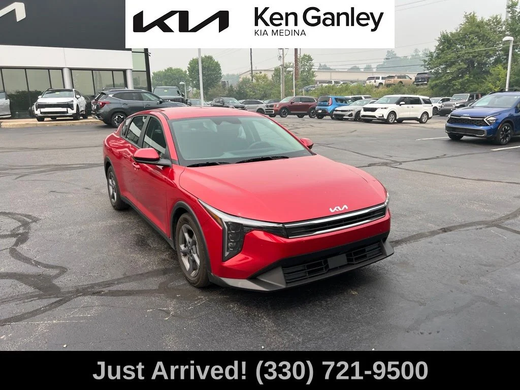 Certified Used 2025 Red Kia LXS image 3