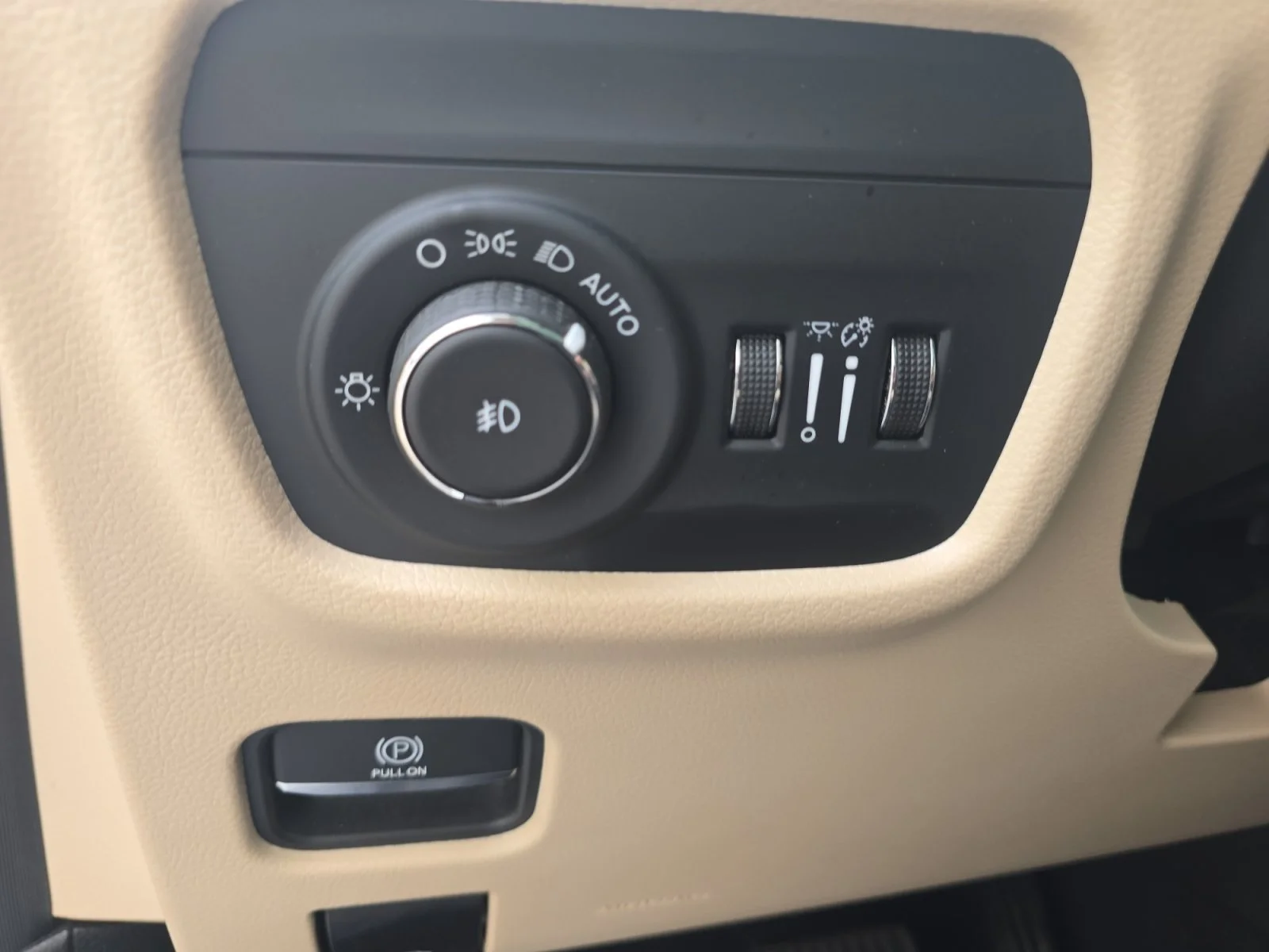 Used 2022 Bright White Clearcoat Jeep Limited image 27