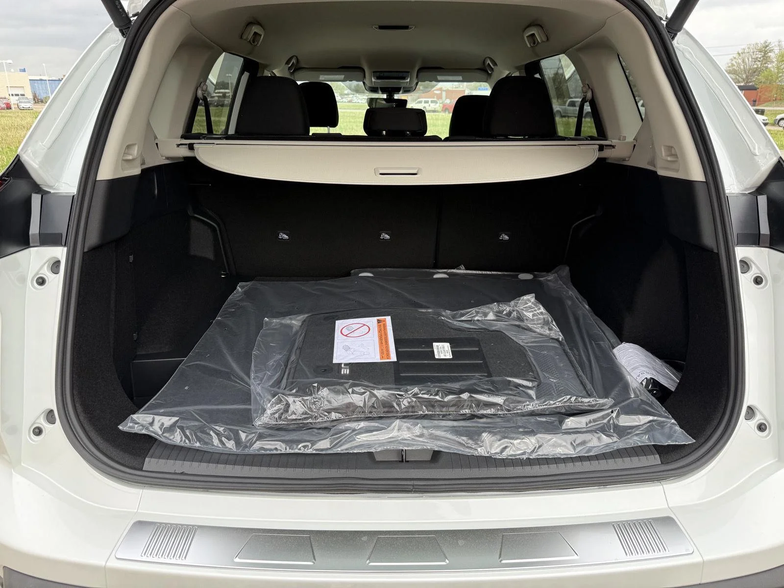 New 2026 Everest White Pearl Tricoat Nissan SV image 8