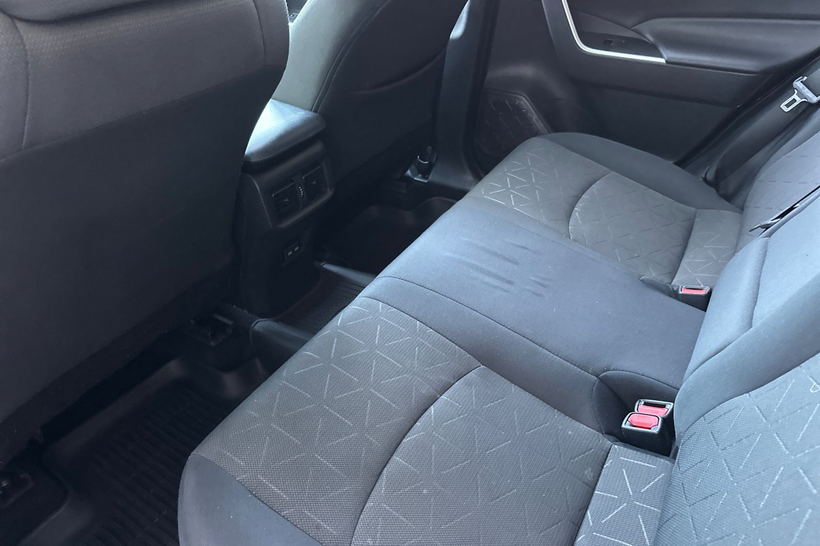 Used 2022 White Toyota XLE image 12