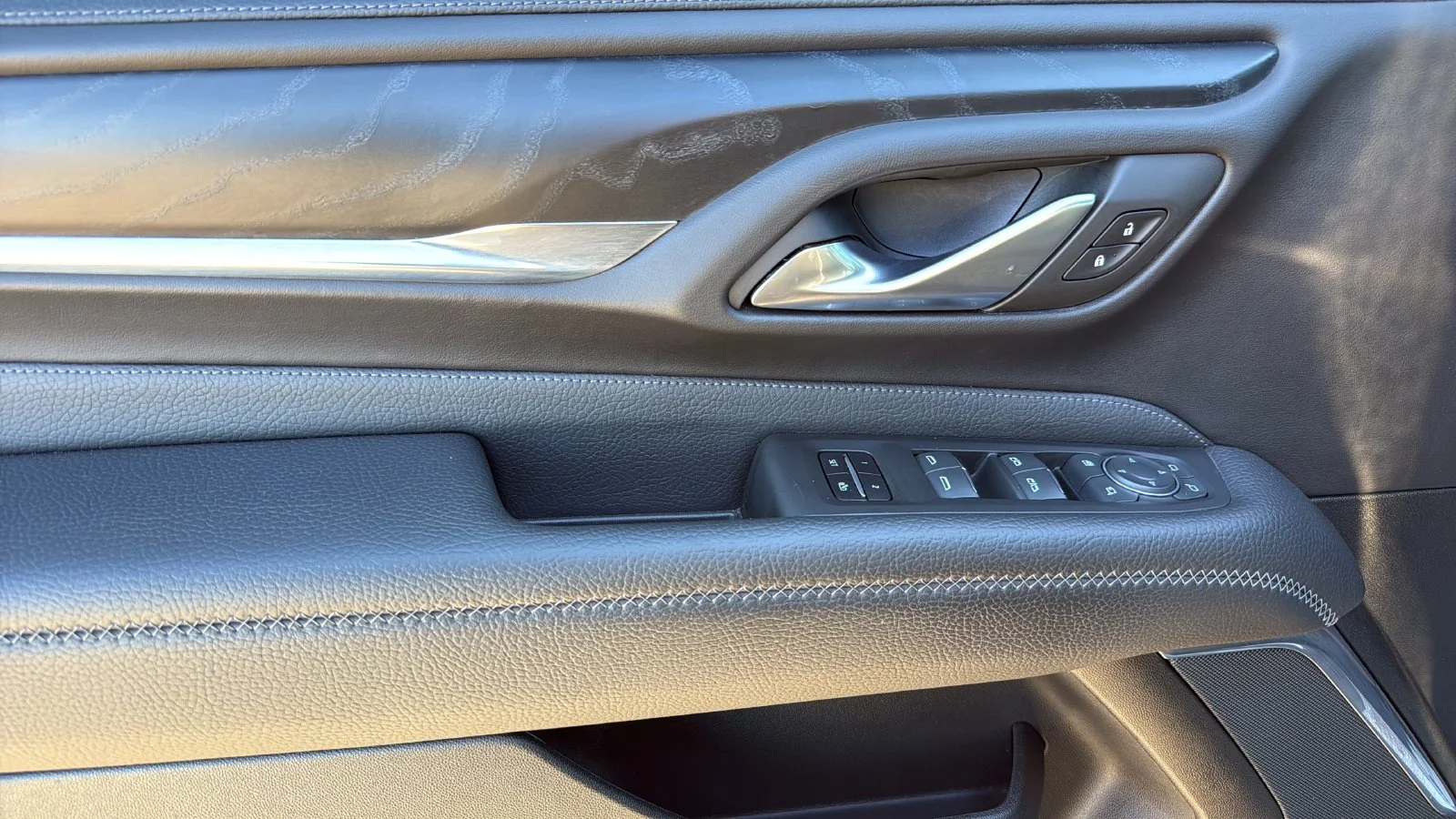 Used 2022 Black GMC Denali image 11