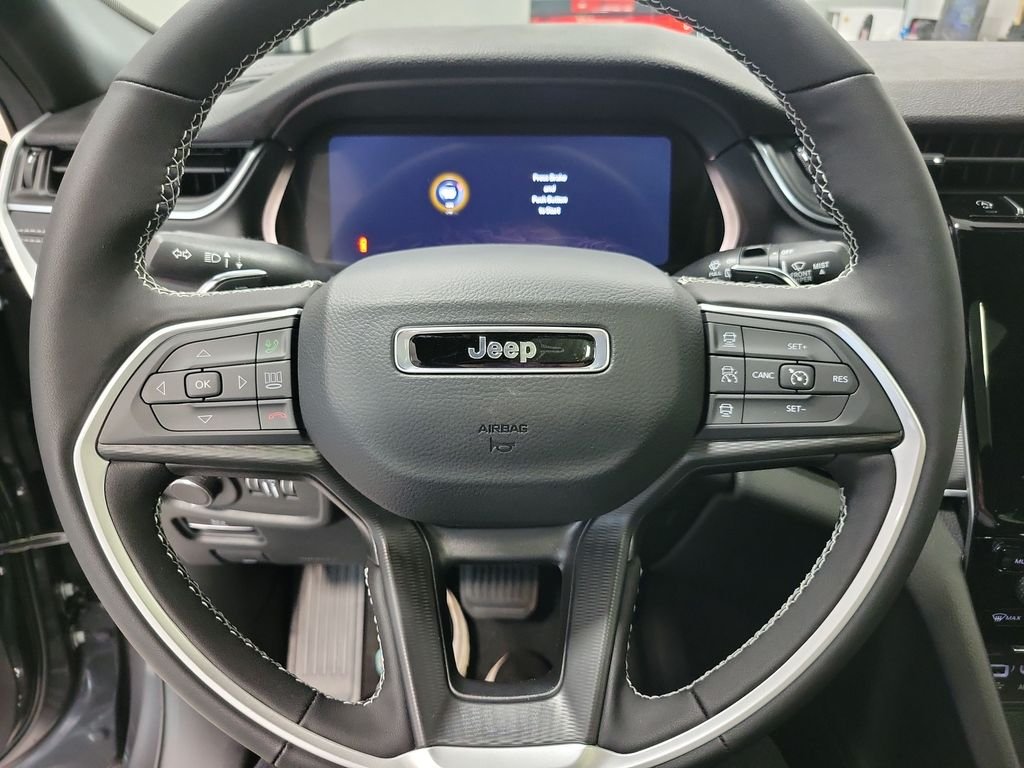 New 2026 Baltic Gray Metallic Clear-Coat Exterior Paint Jeep Laredo X image 15