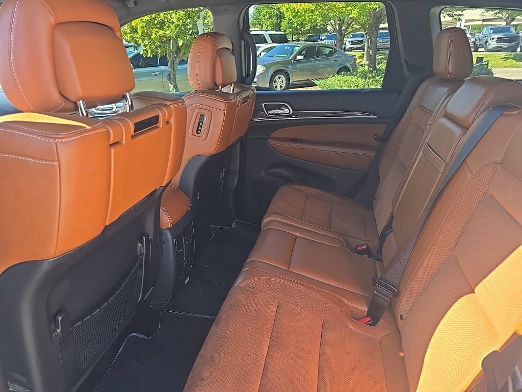 Used 2017 White/off-white Jeep SRT image 10
