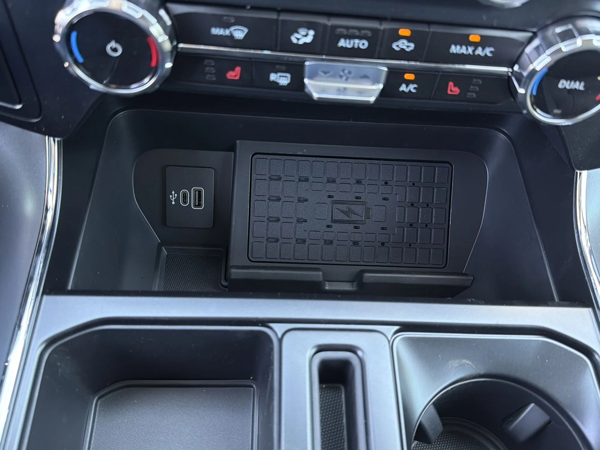 New 2026 Oxford White Ford XLT image 15