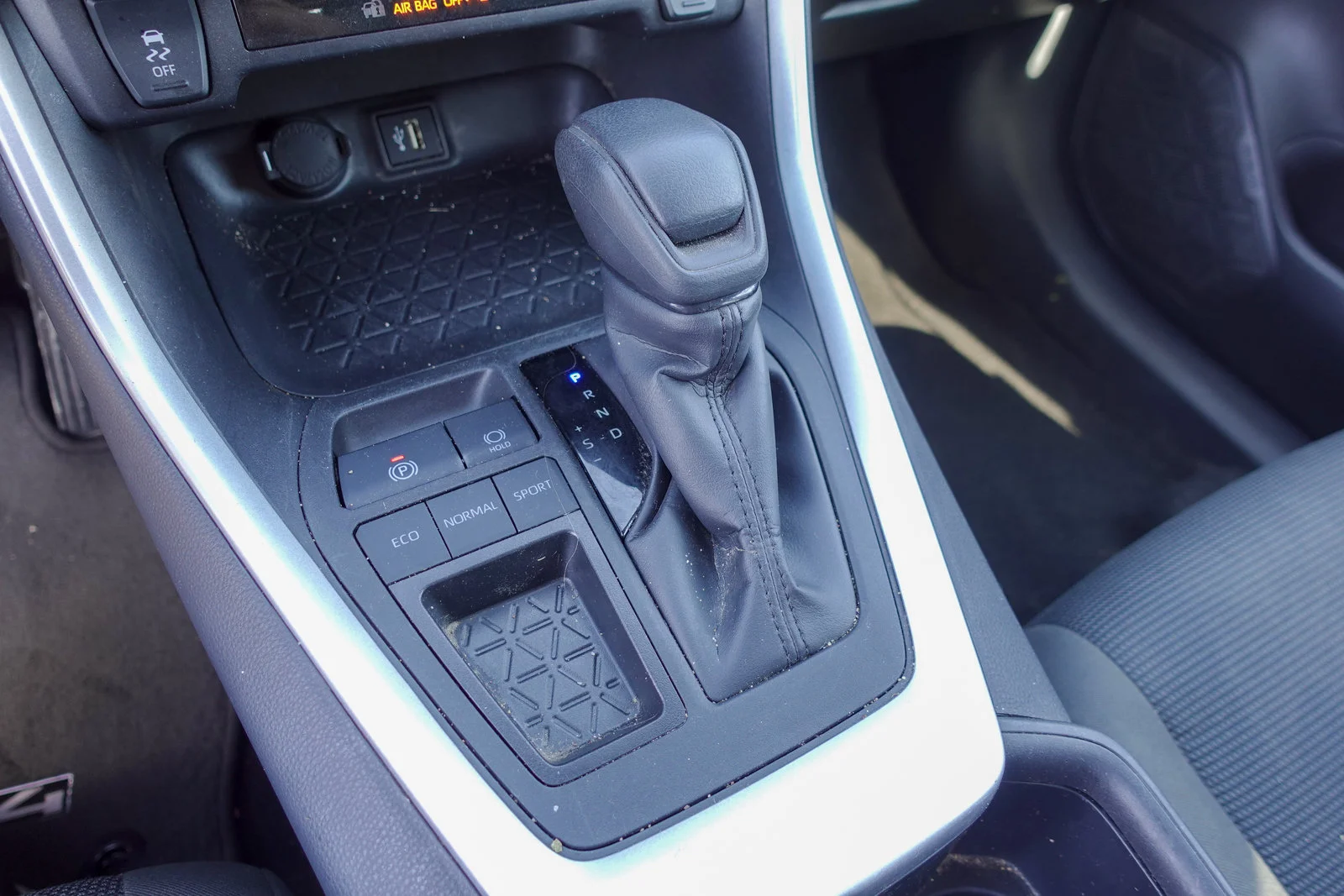 Used 2025 Magnetic Gray Metallic Toyota LE image 20