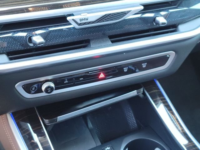 Certified Used 2024 White BMW xDrive40i image 24