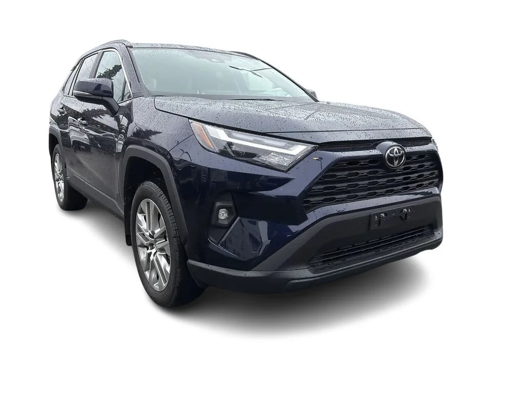 Used 2025 Blueprint Toyota XLE AWD Dilawri Certified   Local BC   1 OWNER image 2