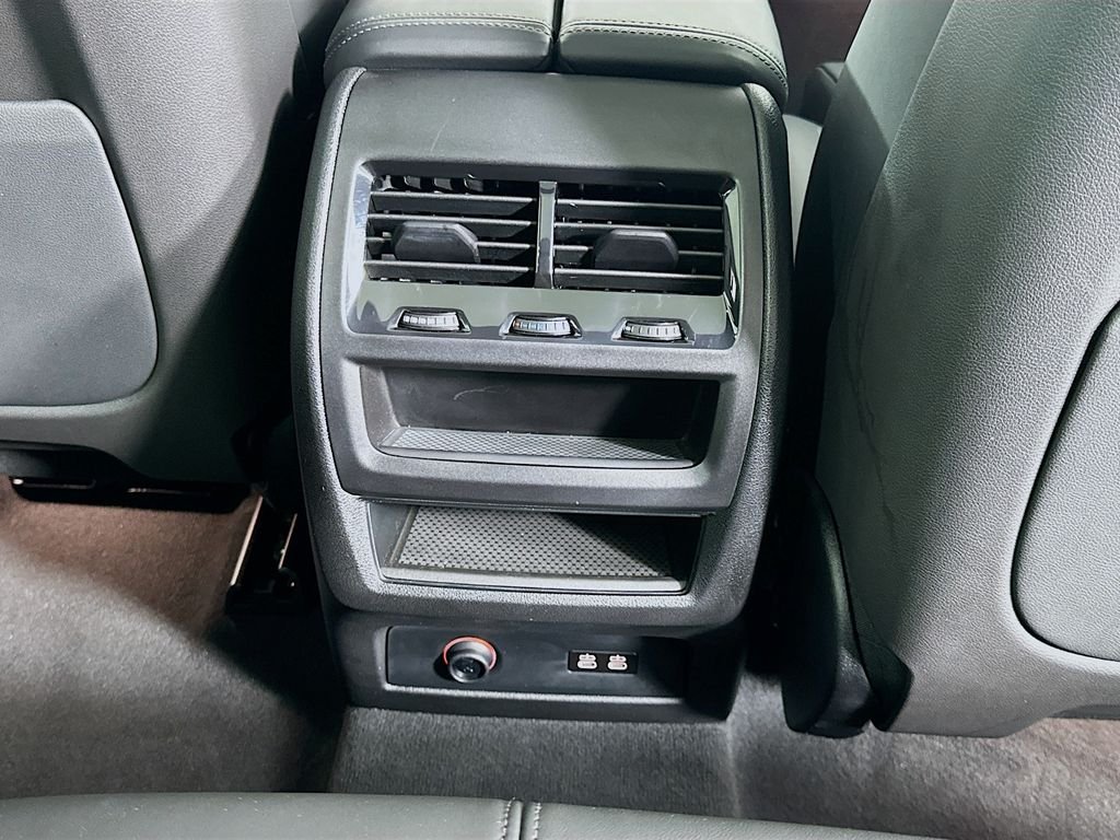 Used 2024 Skyscraper Grey Metallic BMW xDrive40i image 27