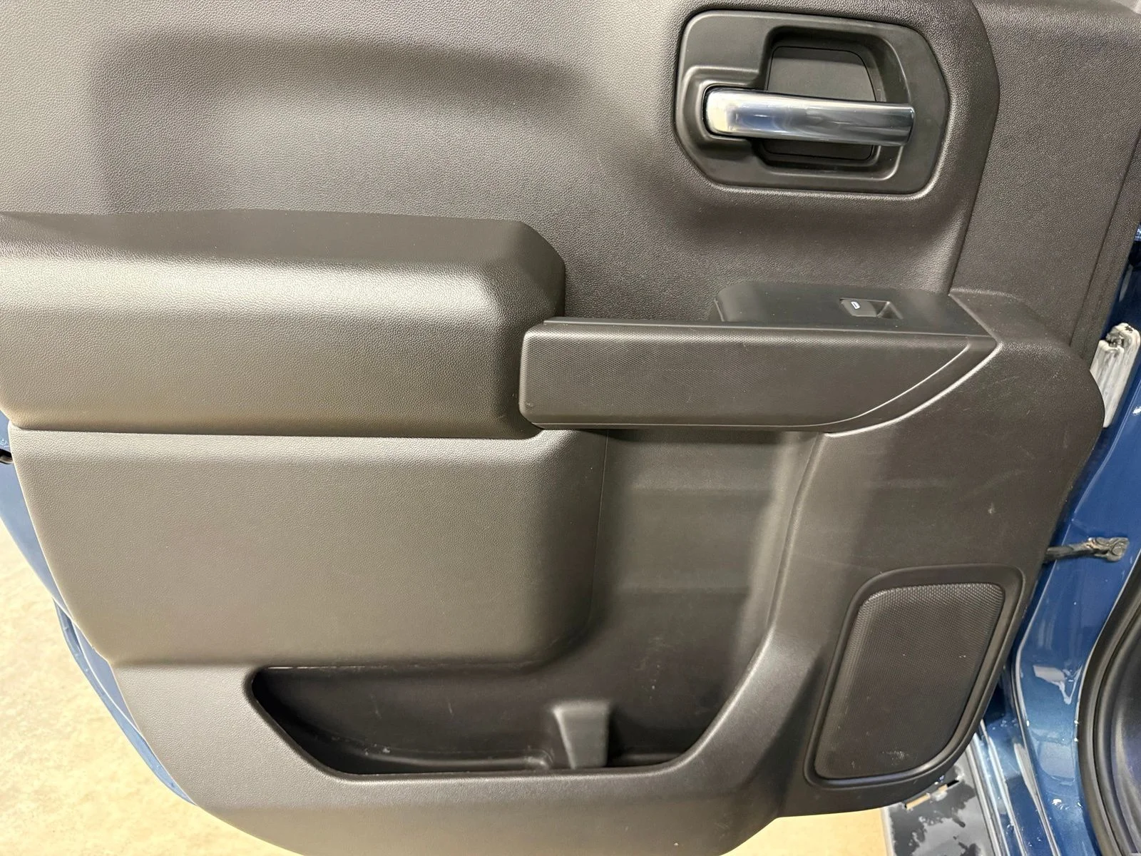 Used 2024 Blue Chevrolet Custom image 21