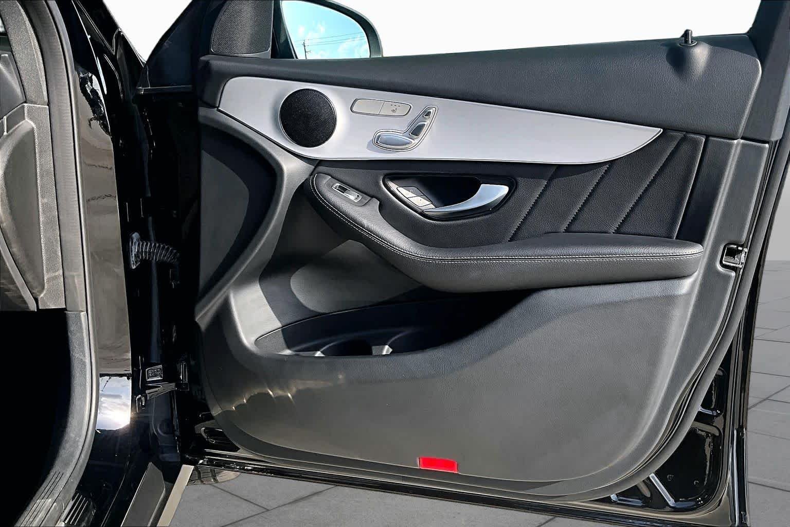 Used 2022 Black Mercedes-Benz GLC 300 image 20