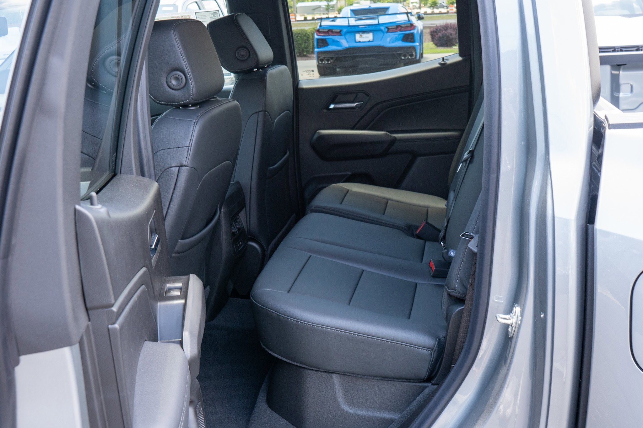 New 2026 Sterling Metallic GMC Elevation image 29