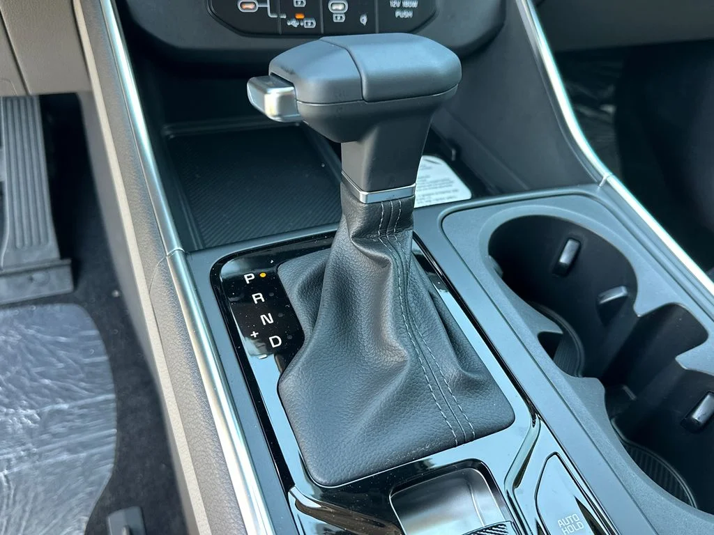 New 2027 White Kia EX image 32