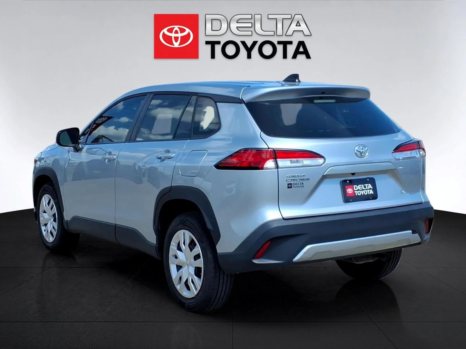 Used 2024 Sonic Silver Toyota L image 3