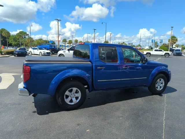 Used 2012 Blue Nissan SV image 5