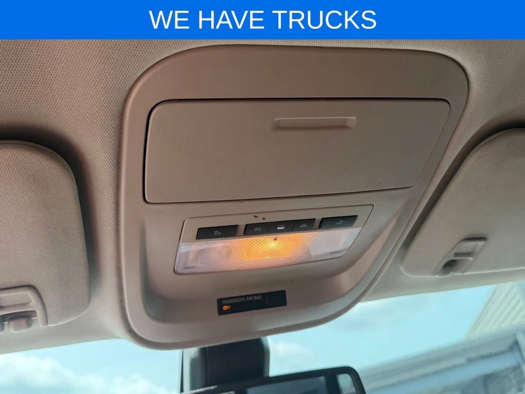 Used 2017 White Chevrolet Z71 image 28