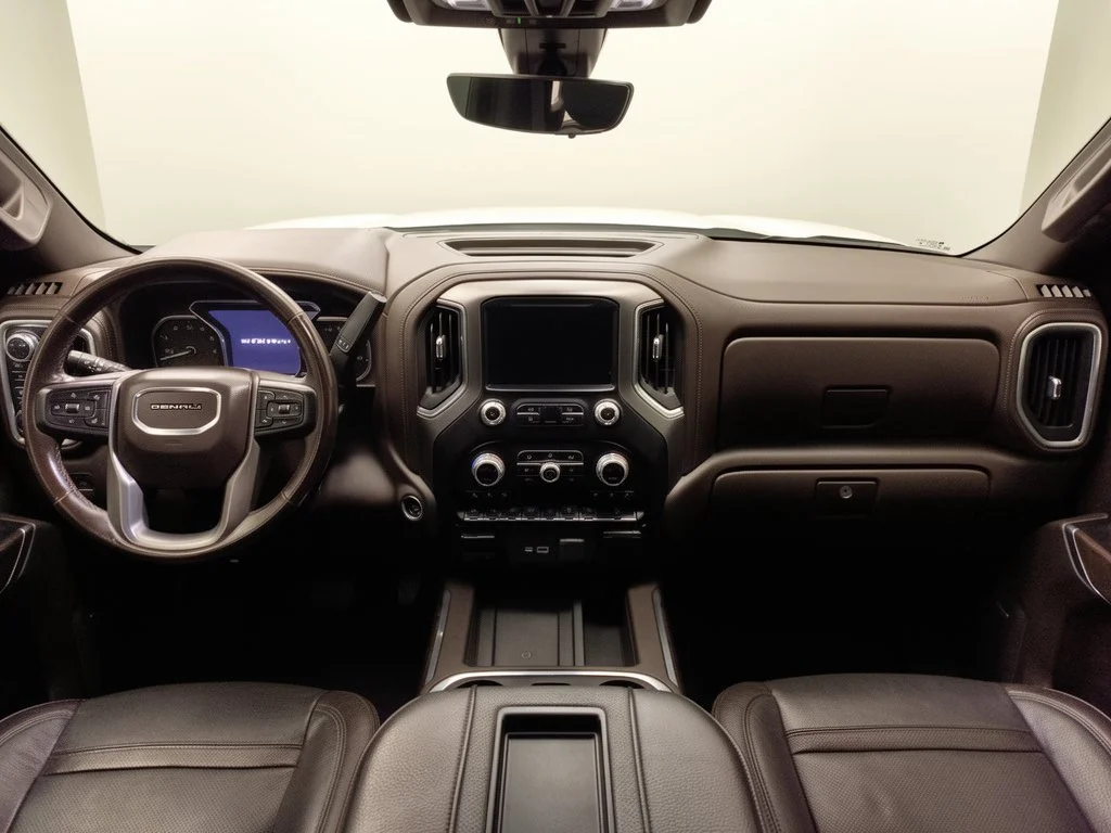 Used 2021 White Frost Tricoat GMC Denali image 17