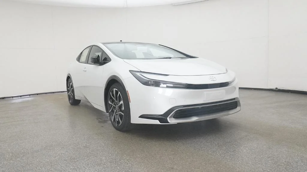 New 2026 Wind Chill Pearl Toyota XSE Premium image 24