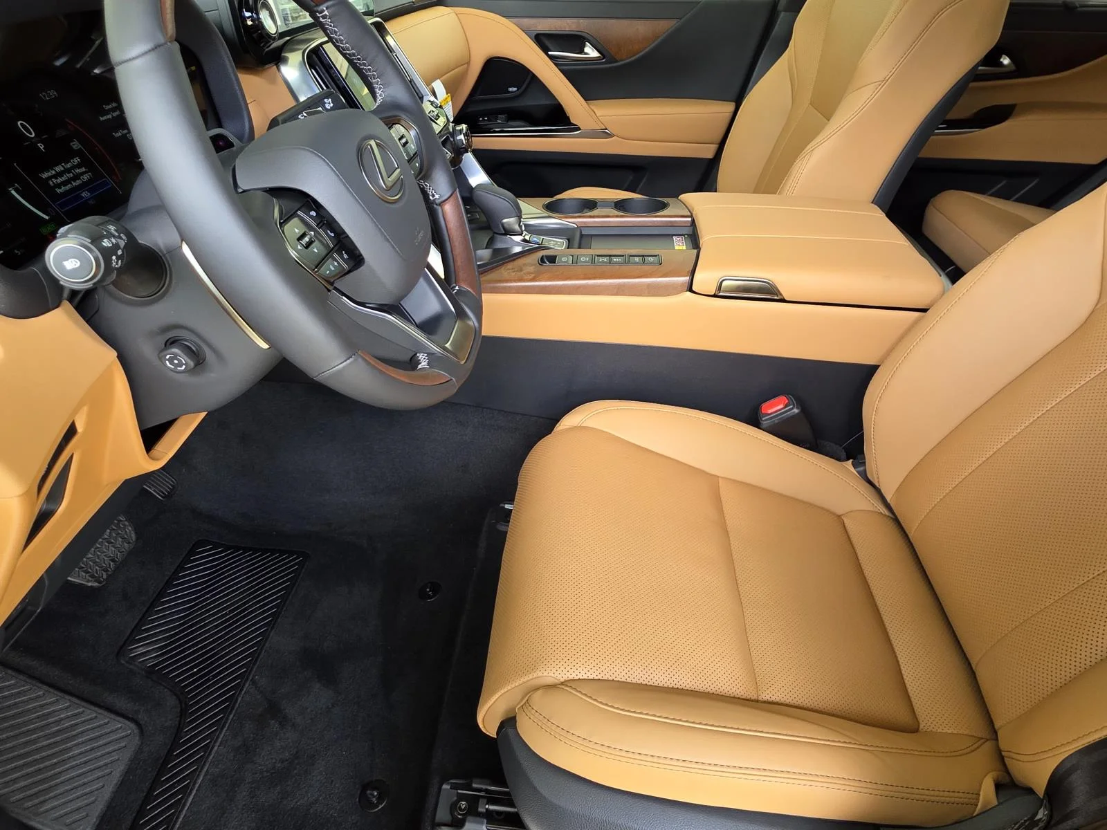 2026 Lexus LX 700h Luxury - Photo 6