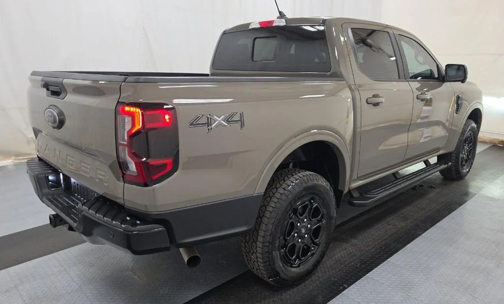 Used 2025 Gray Ford Lariat image 4