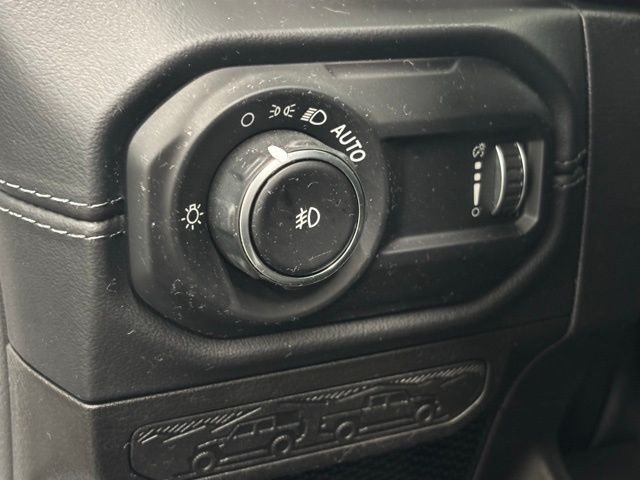 Used 2024 White Jeep Sahara image 17