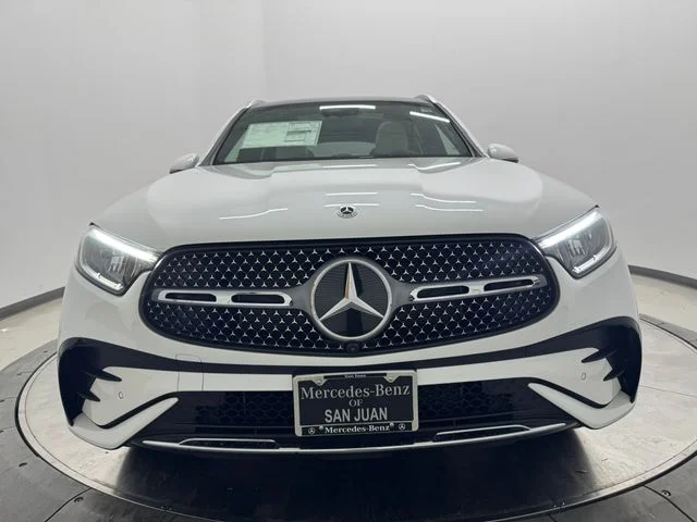 New 2026 MANUFAKTUR Moonlight Whit Mercedes-Benz GLC 300 image 12